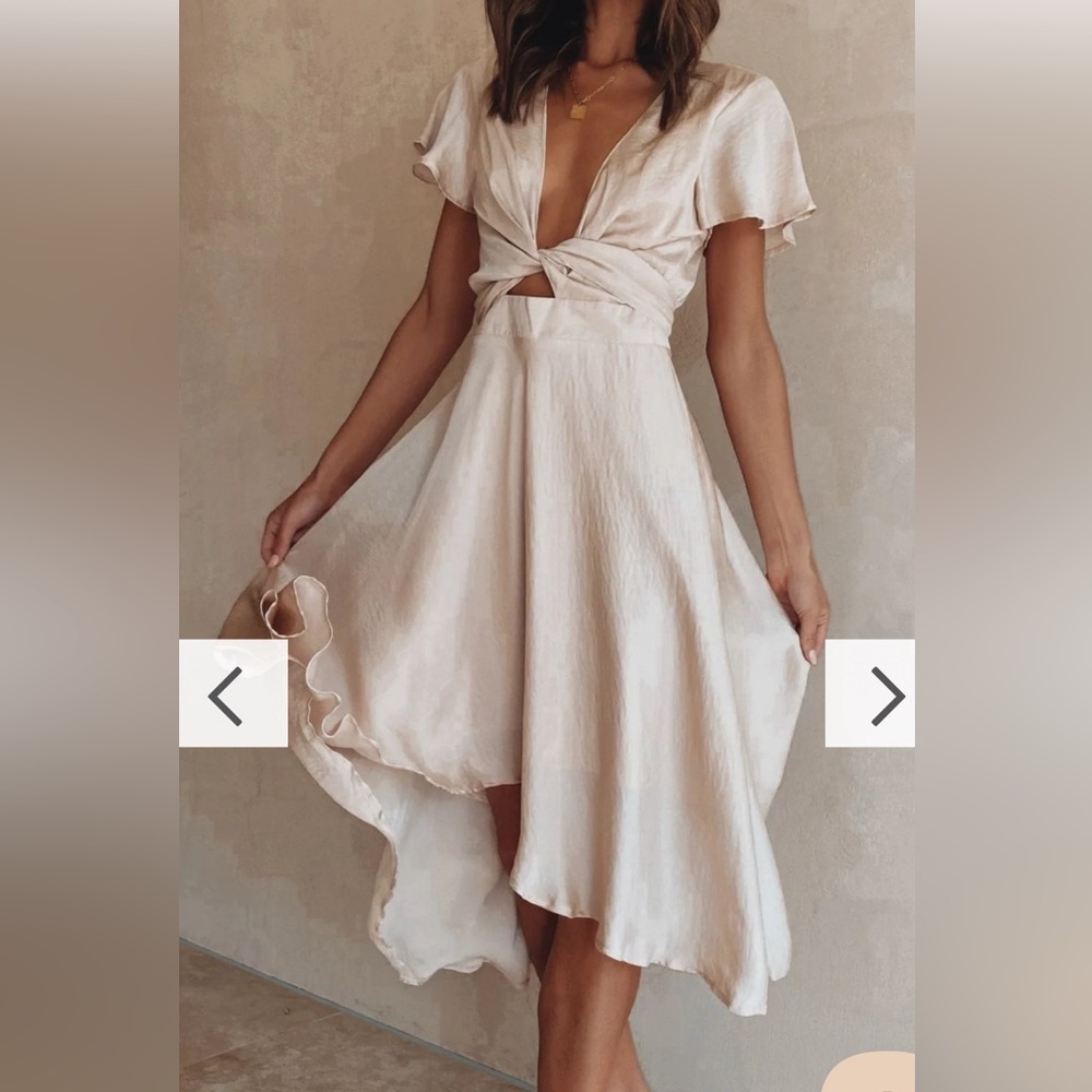 Billy J Sunny Daze Dress
Champagne color